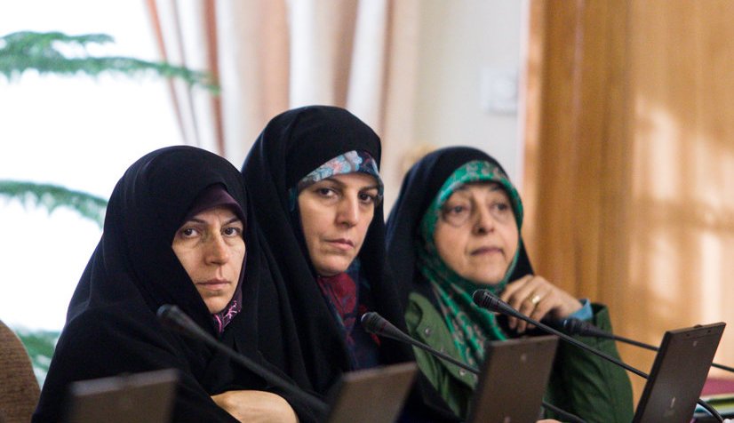 چرا زنان در سیاست کار بلد نیستند؟ چرا زنان در سیاست کار بلد نیستند؟