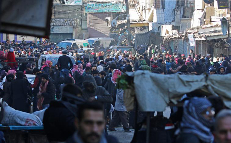 (تصاویر) انتقال تروریستها از حلب زیر عکس اسد! (تصاویر) انتقال تروریستها از حلب زیر عکس اسد!