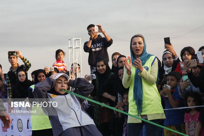 (تصاویر) رکوردشکنی دندانهای قدرتمند دختر ایرانی (تصاویر) رکوردشکنی دندانهای قدرتمند دختر ایرانی