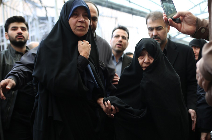 (تصاویر) رفت و آمد مقامات و چهرهها به جماران (تصاویر) رفت و آمد مقامات و چهرهها به جماران