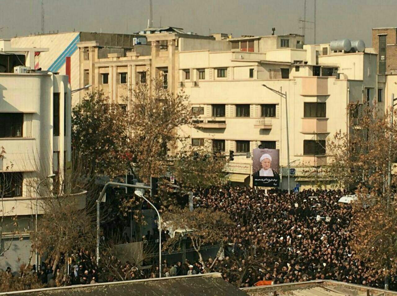 (گزارش لحظه به لحظه) مراسم تشییع آیت الله هاشمی (گزارش لحظه به لحظه) مراسم تشییع آیت الله هاشمی