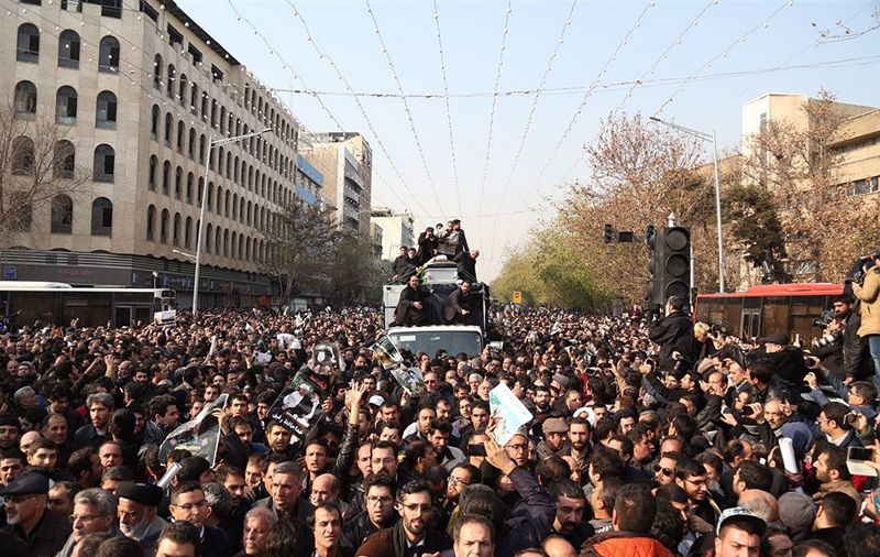 (تصاویر) پیکر هاشمی میان سیل جمعیت (تصاویر) پیکر هاشمی میان سیل جمعیت