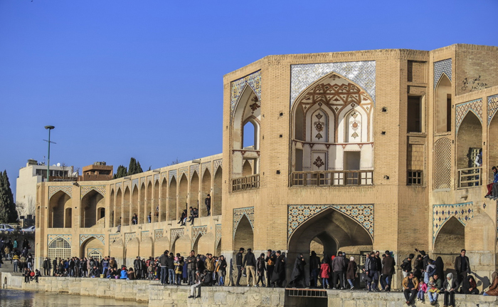 (تصاویر) استقبال مردم اصفهان از زاینده رود (تصاویر) استقبال مردم اصفهان از زاینده رود