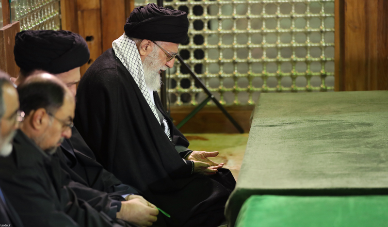 (تصاویر) رهبرانقلاب بر مزار آیت‌الله هاشمی