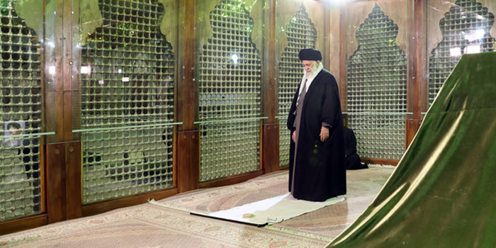 (تصاویر) رهبرانقلاب در حرم امام(ره) و گلزار شداء (تصاویر) رهبرانقلاب در حرم امام(ره) و گلزار شداء