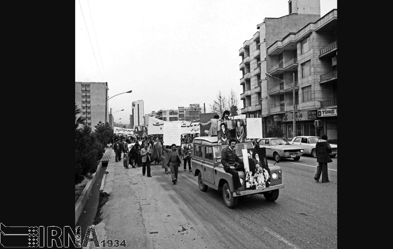(تصاویر) راهپیمایی در حمایت از دولت بازرگان