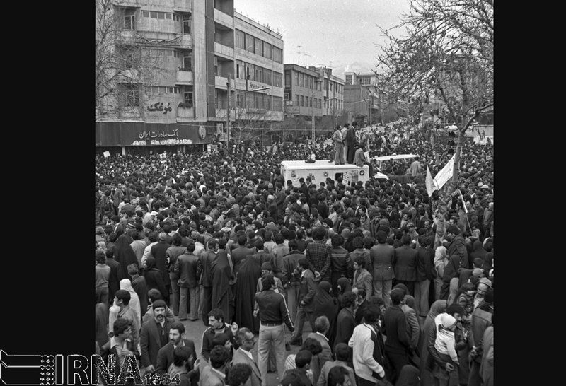 (تصاویر) راهپیمایی در حمایت از دولت بازرگان