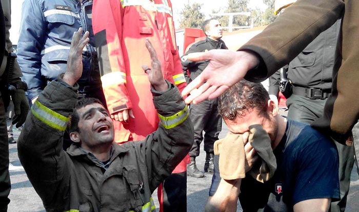 (تصاویر) آتشنشانان در بهتِ فاجعه (تصاویر) آتشنشانان در بهتِ فاجعه