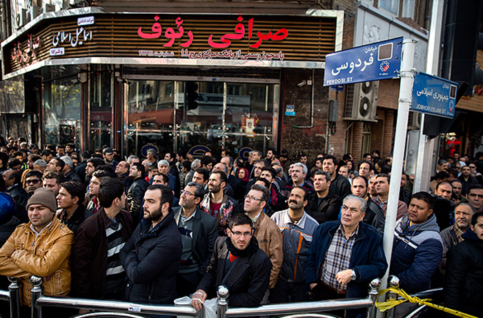 (تصاویر) ازدحام در اطراف ساختمان پلاسکو (تصاویر) ازدحام در اطراف ساختمان پلاسکو