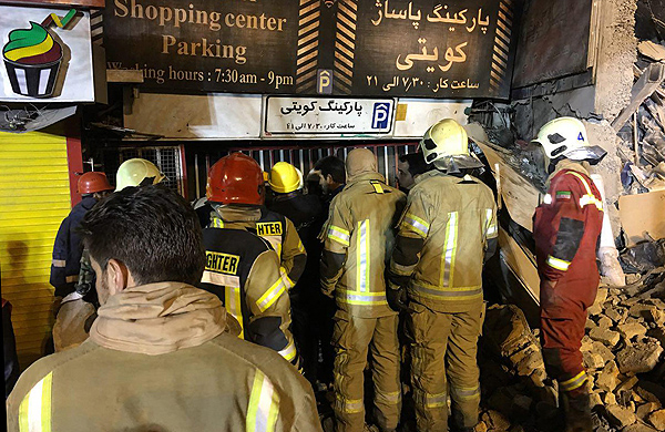 (تصاویر) حفر تونل برای رسیدن به زیرزمین پلاسکو (تصاویر) حفر تونل برای رسیدن به زیرزمین پلاسکو