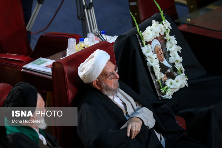 (تصاویر) جای خالی آیتالله هاشمی در خبرگان (تصاویر) جای خالی آیتالله هاشمی در خبرگان