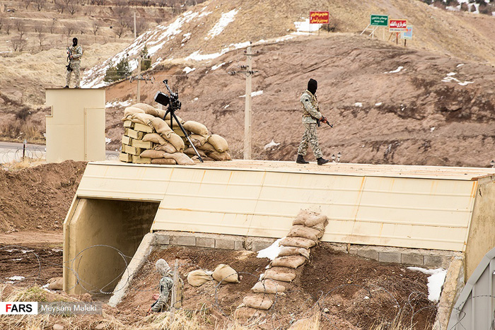 (تصاویر) آشنایی دانشآموزان با جنگ مسلحانه (تصاویر) آشنایی دانشآموزان با جنگ مسلحانه