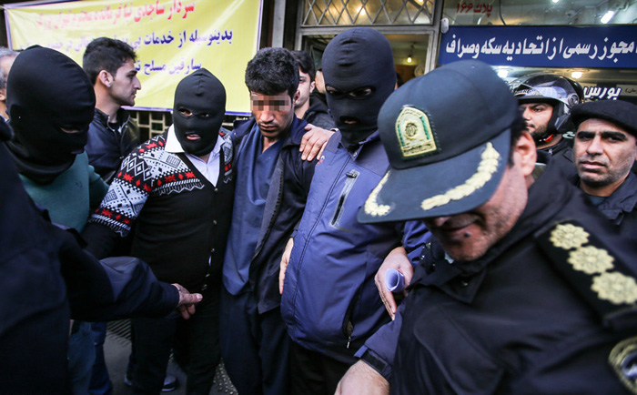(تصاویر) بازسازی سرقت مسلحانه از صرافی (تصاویر) بازسازی سرقت مسلحانه از صرافی