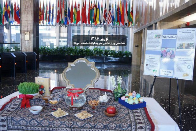 (عکس) برپایی سفره هفت سین در وزارت خارجه آمریکا (عکس) برپایی سفره هفت سین در وزارت خارجه آمریکا
