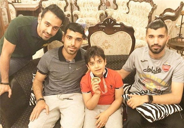 (عکس) طارمى و مسلمان مدال خود را گردن هانى انداختند (عکس) طارمى و مسلمان مدال خود را گردن هانى انداختند