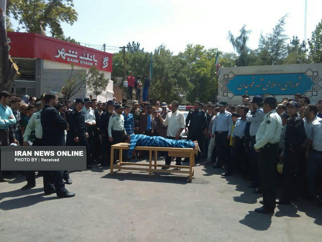 شلاق در ملاء عام اوباش در قوچان شلاق در ملاء عام اوباش در قوچان