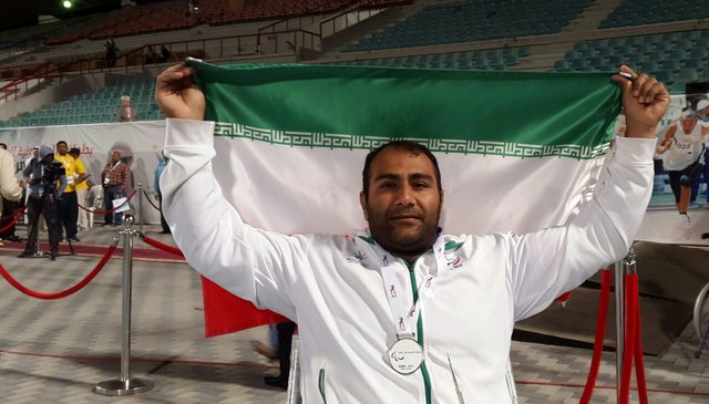 سرگذشت تلخ و شیرین یکی از مردان آهنین سرگذشت تلخ و شیرین یکی از مردان آهنین