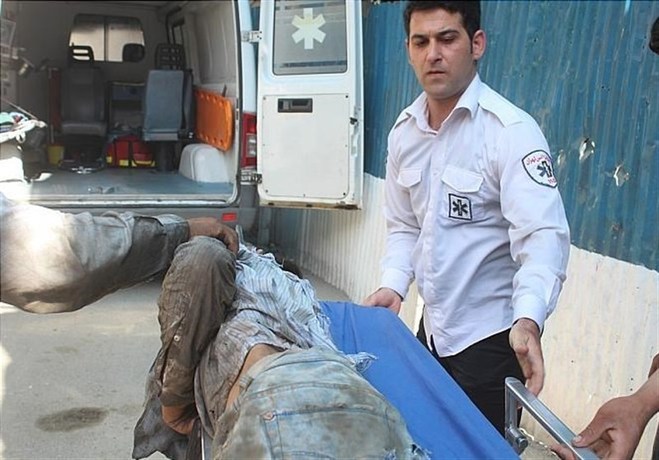 فرو رفتن میلگرد 2متری در بدن کارگر فرو رفتن میلگرد 2متری در بدن کارگر