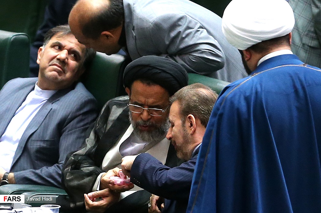 حاشیه و متن بررسی صلاحیت وزرا