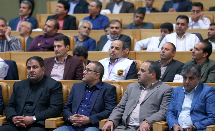 (تصاویر) تقدیر اسحاق جهانگیری از رامبد جوان (تصاویر) تقدیر اسحاق جهانگیری از رامبد جوان