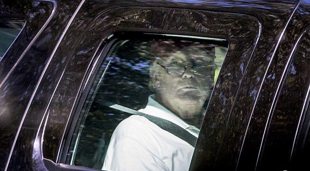 (تصاویر) ترامپ با عینک سوژه رسانهها شد (تصاویر) ترامپ با عینک سوژه رسانهها شد