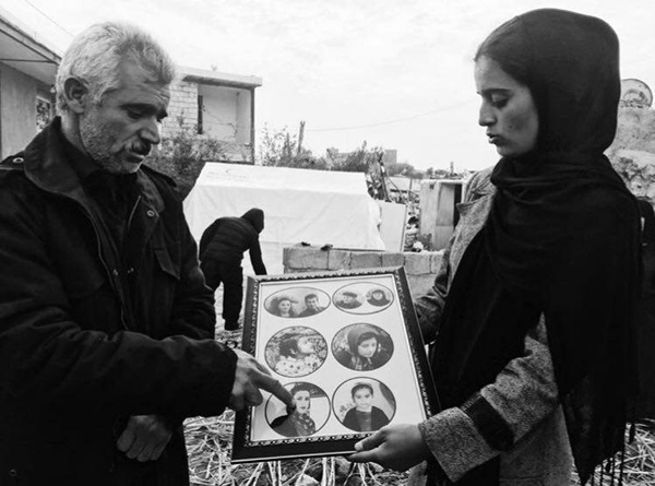 مردی که ۹ عزیزش را دفن کرد مردی که ۹ عزیزش را دفن کرد