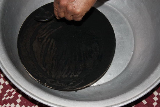 ثبت ملی ابزار آرایشی با بیش از 100 سال قدمت ثبت ملی ابزار آرایشی با بیش از 100 سال قدمت