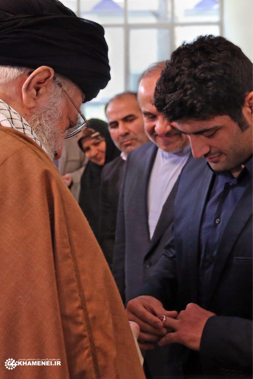 رهبر انقلاب به علیرضا کریمی: احساس عزت کردم رهبر انقلاب به علیرضا کریمی: احساس عزت کردم