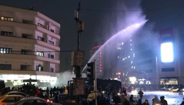 نحوه مواجهه با اعتراضها؛ در بر همان پاشنه میچرخد؟ نحوه مواجهه با اعتراضها؛ در بر همان پاشنه میچرخد؟