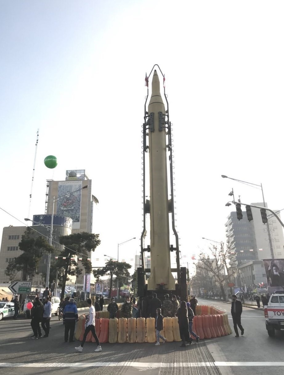 (تصویر) دو موشک بالستیک در مسیر راهپیمایی