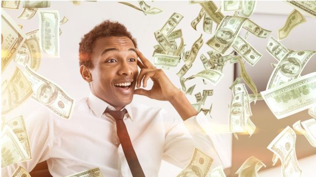 آیا پول می‌تواند شما را واقعا خوشبخت کند؟