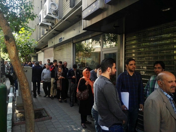 (تصاویر) صرافی‌های خصوصی کرکره هایشان را پایین کشیدند