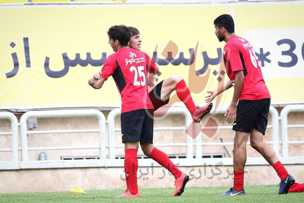 جنجال دوباره فرشاد احمدزاده
