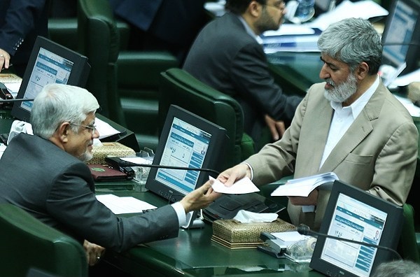 عارف، لاریجانی یا هیچ کدام؟ عارف، لاریجانی یا هیچ کدام؟