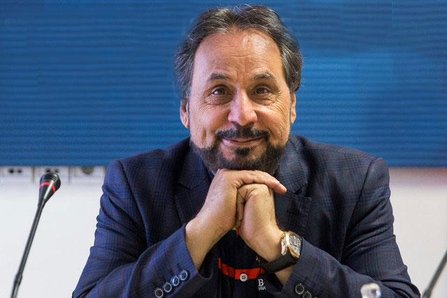مجری مشهور زیر تیغ جراحی رفت