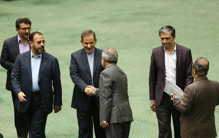 آشفتگی و سردرگمی اقتصادی در کشور آشفتگی و سردرگمی اقتصادی در کشور
