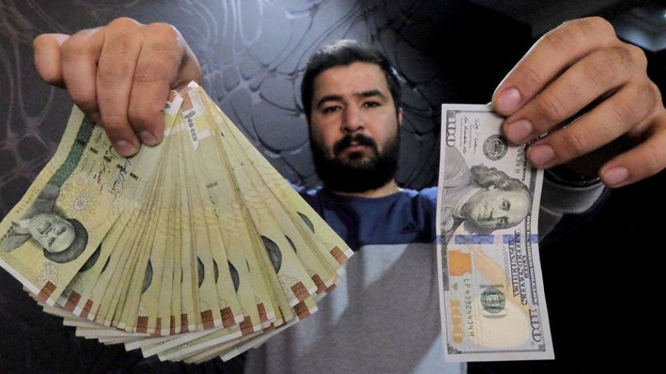 دلار نرخ تاریخی ۱۰ هزار تومان را ثبت کرد
