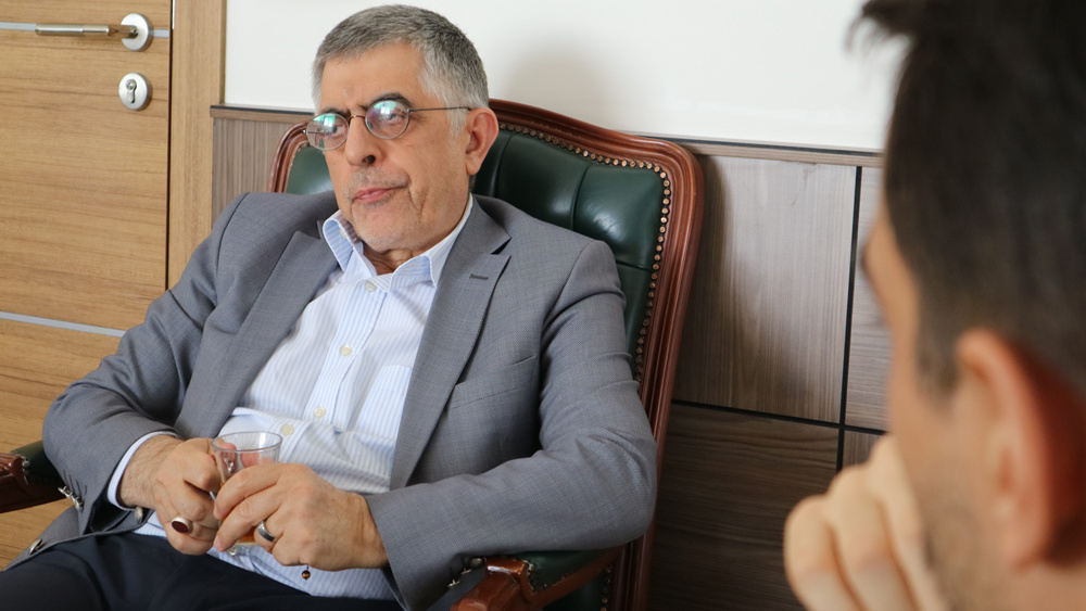 دبیرکل کارگزاران: از روحانی عبور نکردهایم دبیرکل کارگزاران: از روحانی عبور نکردهایم