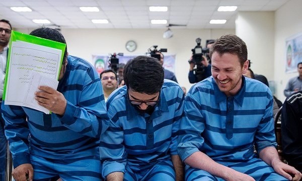 چرا مجرمان اقتصادی در دادگاه نخندند؟