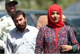 دو پوشش متفاوت شبنم مقدمی در دو پوشش متفاوت شبنم مقدمی در
