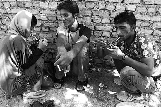زندگی تلخ دختری که اعتیاد روزگارش را سیاه کرد زندگی تلخ دختری که اعتیاد روزگارش را سیاه کرد