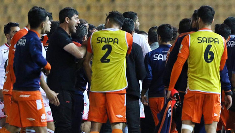 (ویدیو) درگیری شدیدعلی دایی با هواداران پرسپولیس