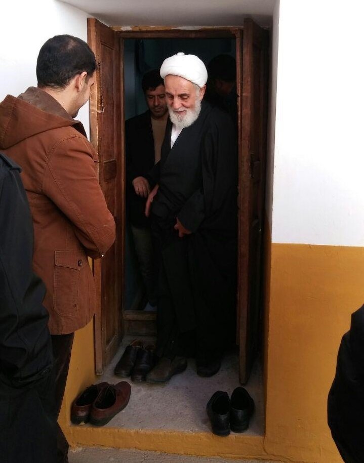 (تصاویر) حجت‌الاسلام ناطق نوری در خانه نیمایوشیج
