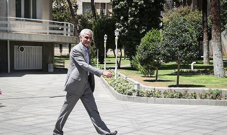 زنگ‌ها برای شهردار تهران به صدا درآمد؟