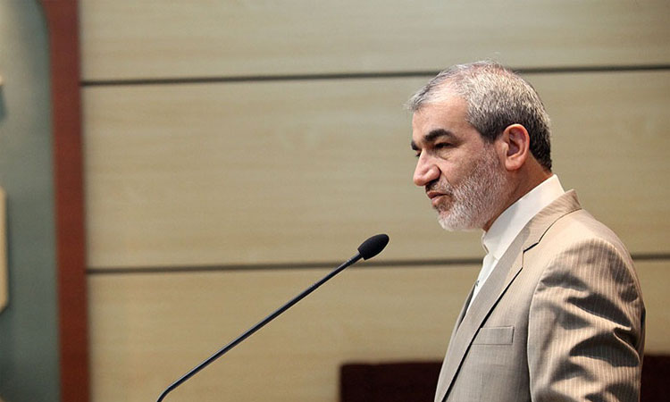 کدام یک پیروز می‌شود؟ علی لاریجانی یا احمد جنتی؟