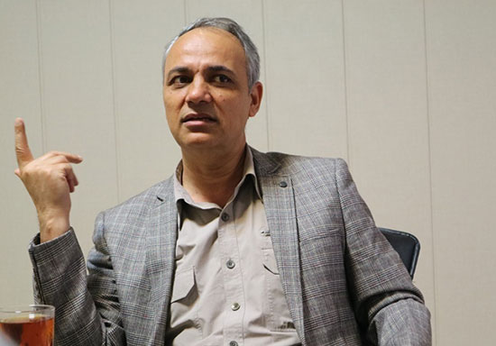 گفتگو با احمد زیدآبادی درباره زندگینامه خواندنی و پرفروشاش گفتگو با احمد زیدآبادی درباره زندگینامه خواندنی و پرفروشاش