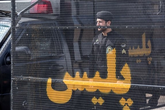 روایت پلیس از دستگیری مجدد زن نیمه عریان در یاسوج روایت پلیس از دستگیری مجدد زن نیمه عریان در یاسوج