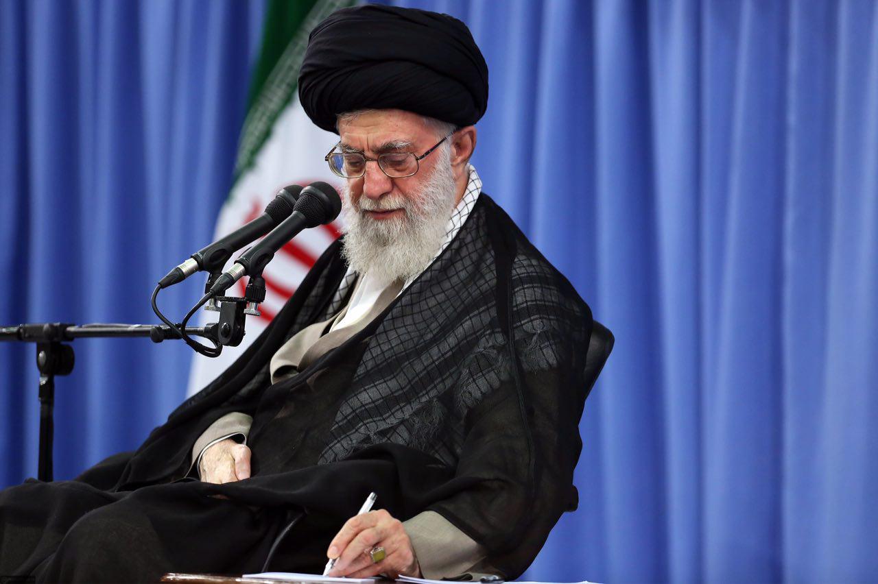 پاسخ رهبرانقلاب به سوالی درباره خمس کتاب پاسخ رهبرانقلاب به سوالی درباره خمس کتاب
