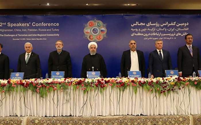 اگر آمریکا گمان می‌کند که می‌تواند ما را از هم جدا کند، سخت بر خطاست