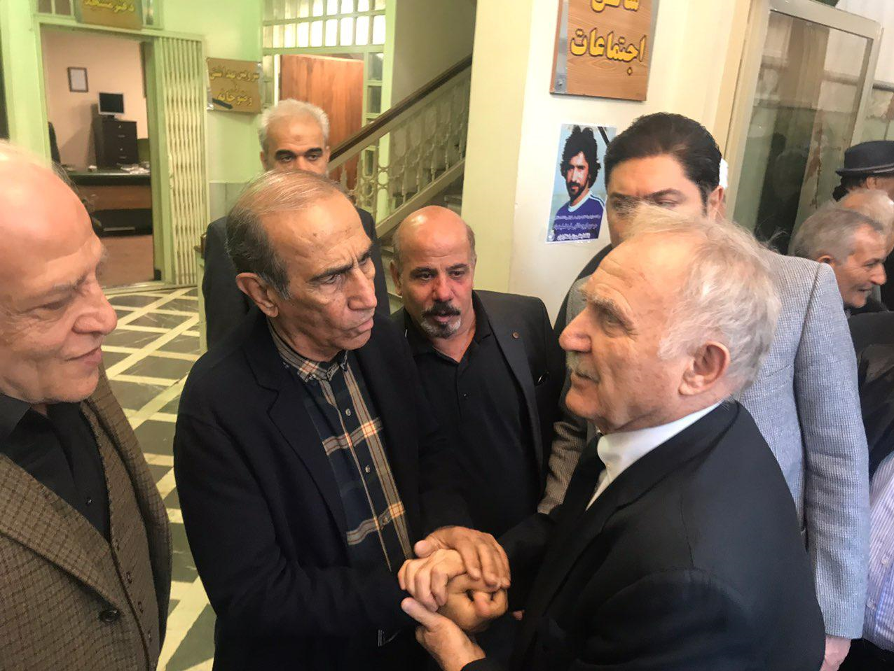 (تصاویر) از فردوسیپور تا پروین در مراسم یادبود داناییفرد (تصاویر) از فردوسیپور تا پروین در مراسم یادبود داناییفرد